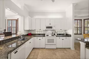 755 Bentwater Cir, Naples, FL 34108 - Photo 9