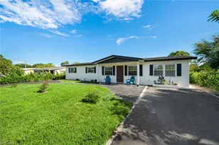 3999 Guava Dr, Naples, FL 34104 - Photo 3