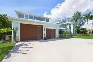 27088 Del Ln, Bonita Springs, FL 34135 - Photo 5