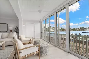 322 Harbour Dr, Naples, FL 34103 - Photo 15