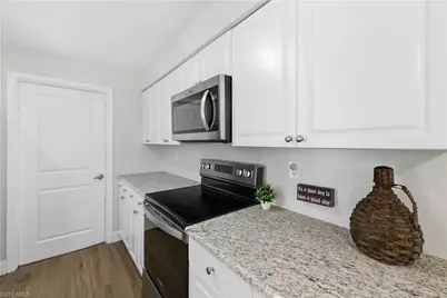 4690 Parrot Ave, Naples, FL 34104 - Photo 15