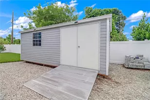 4641 Santiago Ln, Bonita Springs, FL 34134 - Photo 27