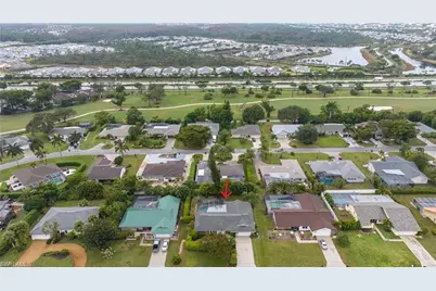 208 Baltusrol Dr, Naples, FL 34113 - Photo 23