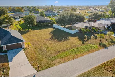 1501 NE 17th Pl, Cape Coral, FL 33909 - Photo 11