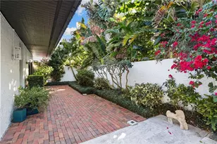 544 Tierra Mar Ln E, Naples, FL 34108 - Photo 25