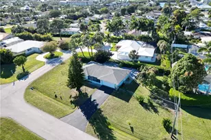 105 Valley Dr, Bonita Springs, FL 34134 - Photo 23