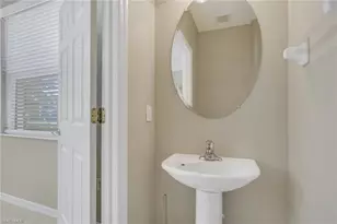 1180 Oxford Ln, Naples, FL 34105 - Photo 7