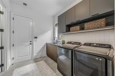 2243 Residence Cir, Naples, FL 34105 - Photo 25