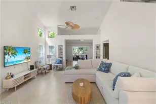 348 Carinosa Ct, Naples, FL 34110 - Photo 1