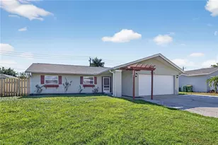 1336 Lake Shore Dr, Naples, FL 34103 - Photo 1