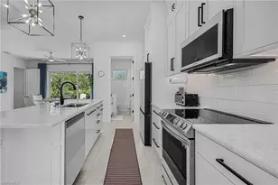 2499 Pine St, Naples, FL 34112 - Photo 3