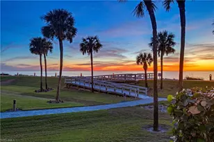 4551 Gulf Shore Blvd N, Naples, FL 34103 - Photo 31