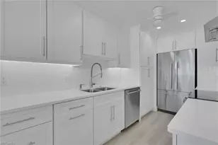 2100 Gulf Shore Blvd N, Naples, FL 34102 - Photo 13