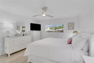 2100 Gulf Shore Blvd N, Naples, FL 34102 - Photo 21