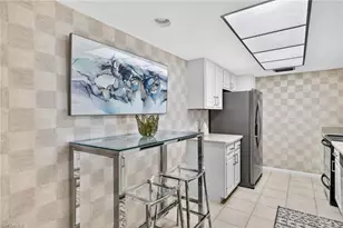 17 Bluebill Ave, Naples, FL 34108 - Photo 7