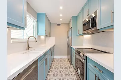 2500 Gulf Shore Blvd N #S9, Naples, FL 34103 - Photo 5