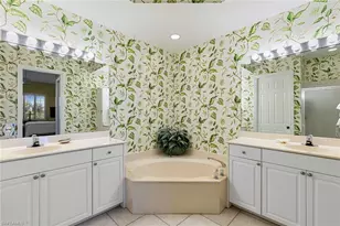 750 Bentwater Cir, Naples, FL 34108 - Photo 11