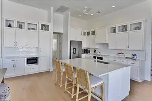 271 Bayview Ave, Naples, FL 34108 - Photo 7