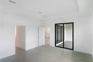 19421 Hinkley Dr, Estero, FL 33928 - Photo 5