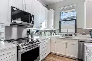 828 100th Ave N, Naples, FL 34108 - Photo 15