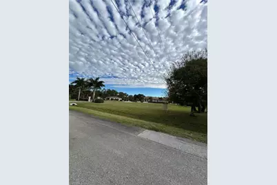 1221 24th Ave NE, Naples, FL 34120 - Photo 7