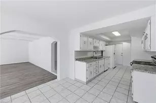 808 SE 32nd Terrace, Cape Coral, FL 33904 - Photo 13