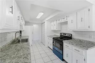 808 SE 32nd Terrace, Cape Coral, FL 33904 - Photo 15