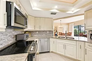 583 Beachwalk Cir, Naples, FL 34108 - Photo 9