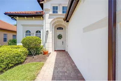 7863 Valencia Ct, Naples, FL 34113 - Photo 3