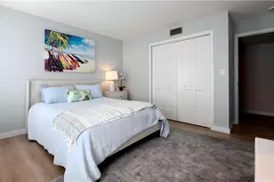 208 Bobolink Way, Naples, FL 34105 - Photo 9