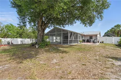 426 Chestnut Ave NW, Port Charlotte, FL 33952 - Photo 27