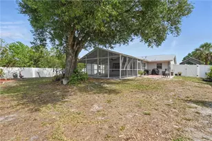 426 Chestnut Ave NW, Port Charlotte, FL 33952 - Photo 27