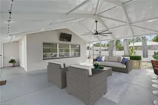 426 Chestnut Ave NW, Port Charlotte, FL 33952 - Photo 21