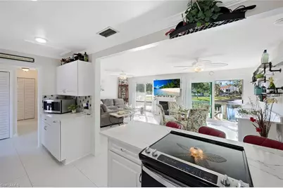 4251 Island Cir #3, Fort Myers, FL 33919 - Photo 9