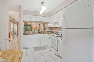 6605 Huntington Lakes Cir, Naples, FL 34119 - Photo 5