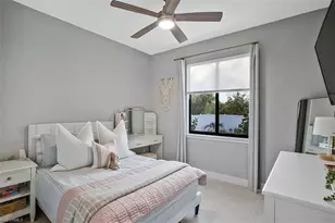 210 SW 26th Pl, Cape Coral, FL 33991 - Photo 35