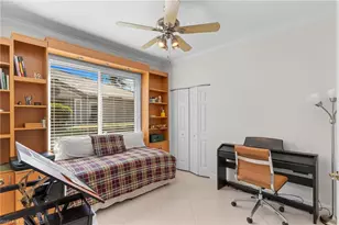 1620 Cayman Ct, Naples, FL 34119 - Photo 7