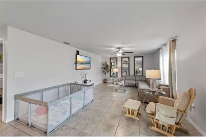 1013 NE 15th St, Cape Coral, FL 33909 - Photo 9