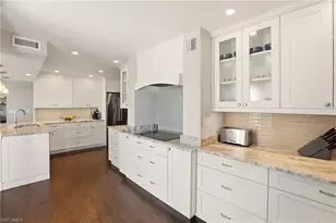 9715 Gulf Shore Dr, Naples, FL 34108 - Photo 7