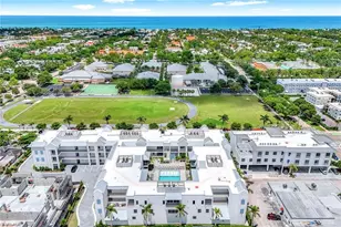 201 8th St S, Naples, FL 34102 - Photo 27