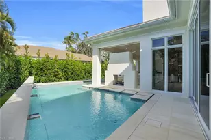 555 Whispering Pine Ln, Naples, FL 34103 - Photo 29