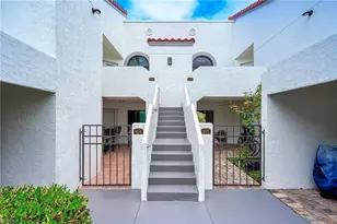 601 Beachwalk Cir, Naples, FL 34108 - Photo 1
