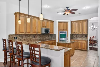 10113 Salisbury Ct, Fort Myers, FL 33913 - Photo 9