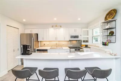 980 7th Ave S #101, Naples, FL 34102 - Photo 9