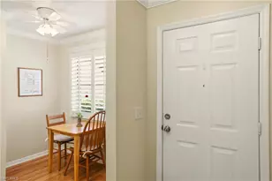 289 Robin Hood Cir, Naples, FL 34104 - Photo 3