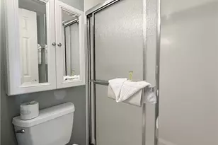 2555 Tamiami Trl N, Naples, FL 34103 - Photo 11