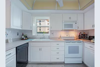 53 High Point Cir W #101, Naples, FL 34103 - Photo 5