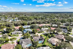 806 Knoll Wood Ct, Naples, FL 34108 - Photo 39