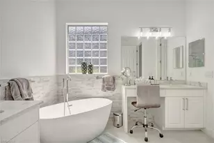 8860 Mustang Island Cir, Naples, FL 34113 - Photo 21
