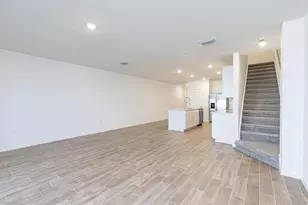 27842 Solis Grande Dr, Naples, FL 34135 - Photo 9